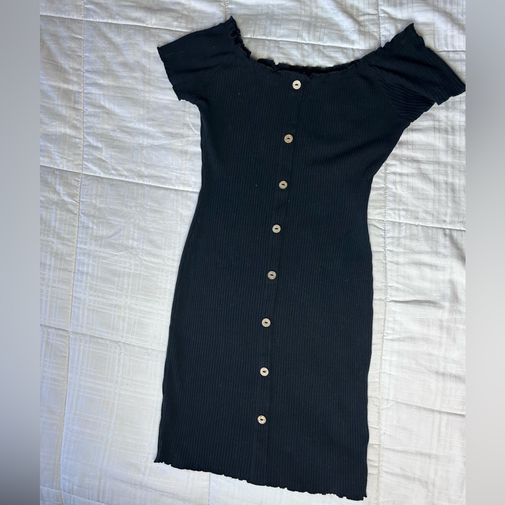 Never worn black bodycon stretchy dress with short sleeves